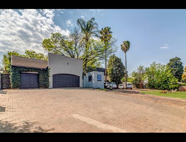 500M² OFFICE FOR SALE IN BRYANSTON